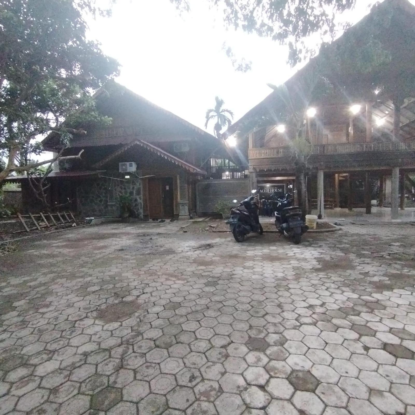 Wisma tamu Aceh House